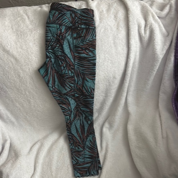Lululemon Tropical Leaf Print Leggings - Picture 3 of 3